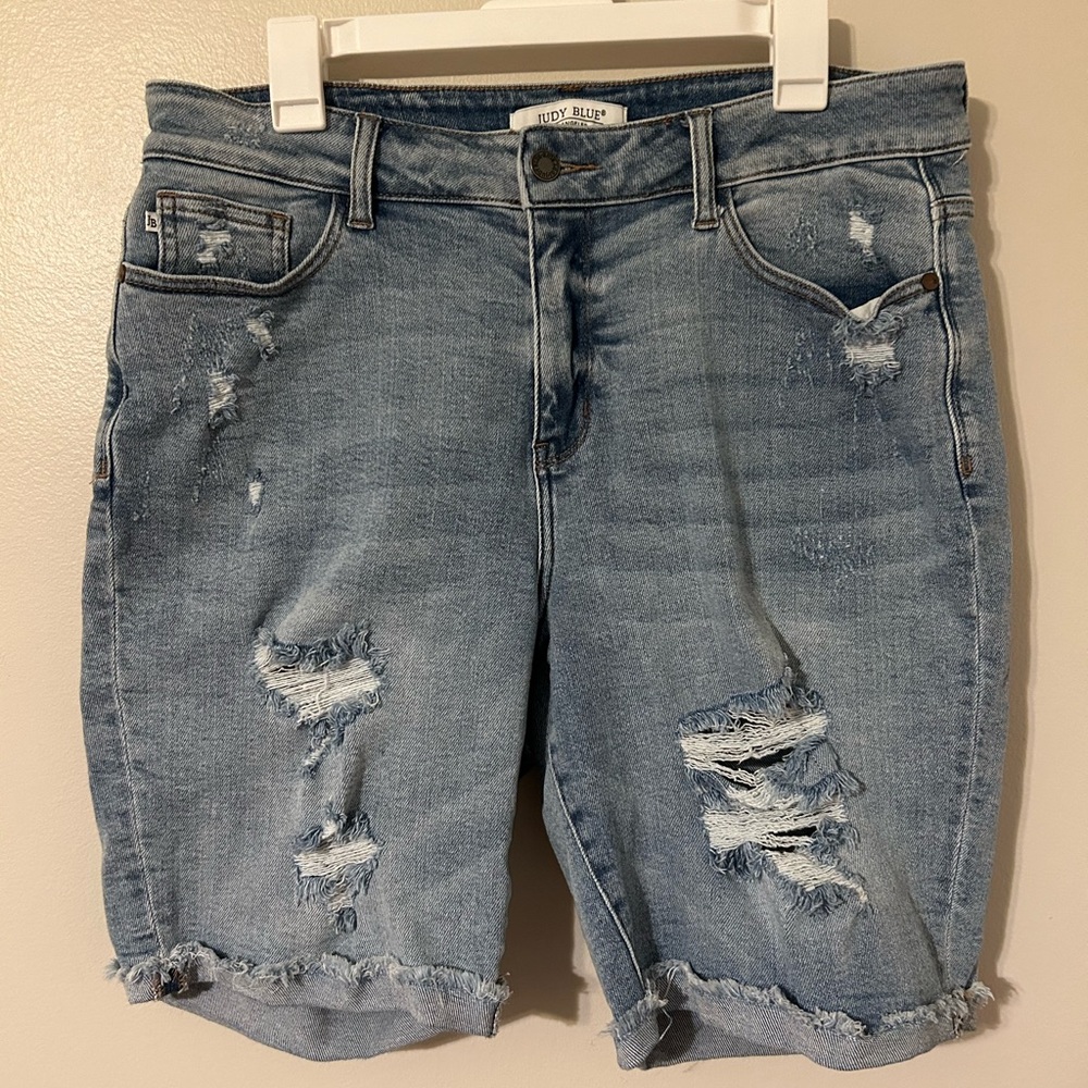 JUDY BLUE Bermuda Shorts Light Wash High Waisted Cuffed Distressed Size 1X